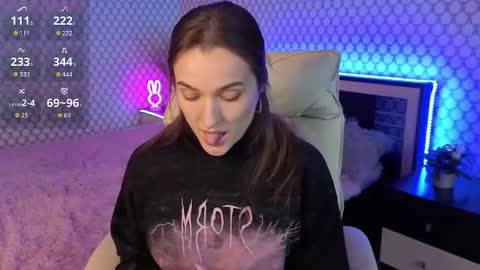 Emma online show from November 2025 01:09:02 PM