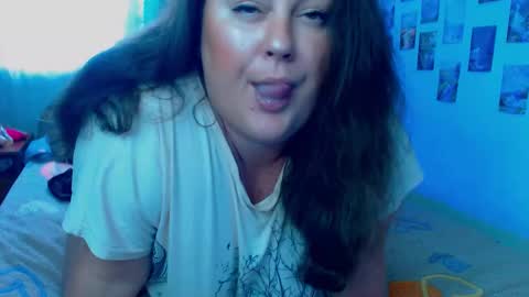 Snapshot of emmyxotty chatting on December 2025 10:11:02 AM Emmy online show from December 2025 10:11:02 AM