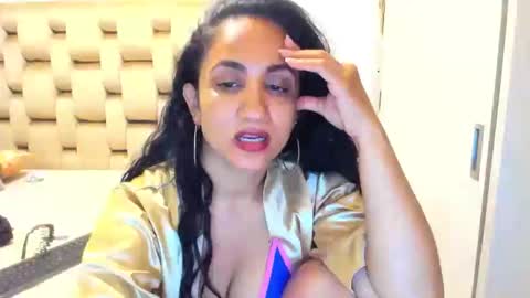 emperatriztapia online show from May 2026 01:03:02 AM