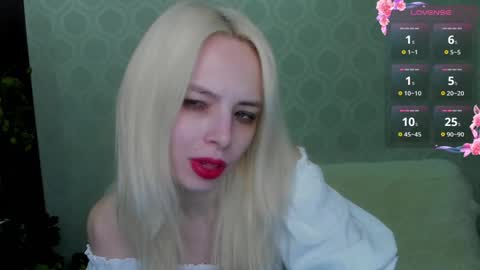 Snapshot of empress_ki chatting on December 2024 10:35:02 PM Ki online show from December 2024 10:35:02 PM