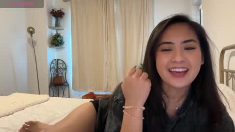 empressmonaa online show from April 2026 11:32:02 PM