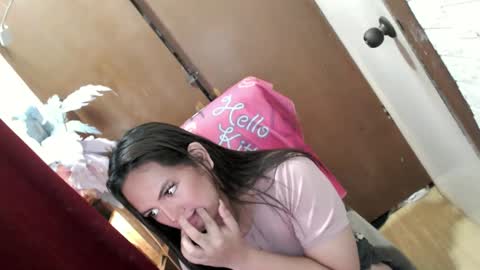 Snapshot of empressrheo chatting on February 2025 03:12:01 AM empressrheo online show from February 2025 03:12:01 AM