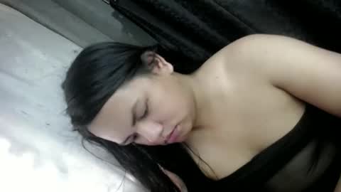 Snapshot of empressrheo chatting on April 2026 02:45:01 AM empressrheo online show from April 2026 02:45:01 AM
