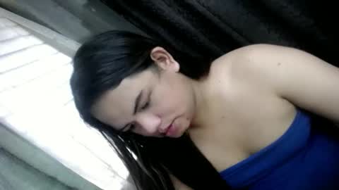 Snapshot of empressrheo chatting on April 2026 03:33:01 AM empressrheo online show from April 2026 03:33:01 AM