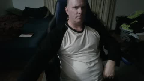 Snapshot of emsguy1 chatting on December 2025 04:42:02 AM Matt online show from December 2025 04:42:02 AM