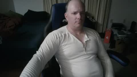 Snapshot of emsguy1 chatting on January 2026 04:29:02 AM Matt online show from January 2026 04:29:02 AM