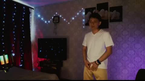 emveeboy96 online show from April 2026 08:18:02 AM