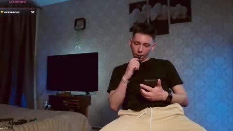 emveeboy96 online show from May 2026 08:59:01 PM