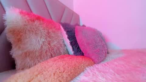 Emy online show from December 2024 11:02:02 AM