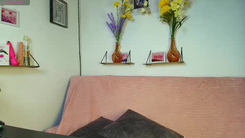 emycarver09 online show from September 2025 11:57:01 AM