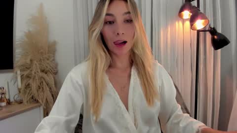 emyconneer online show from December 2024 01:58:02 AM