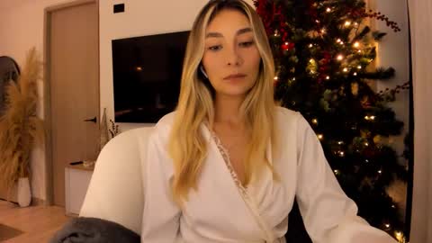 emyconneer online show from December 2024 01:58:02 AM