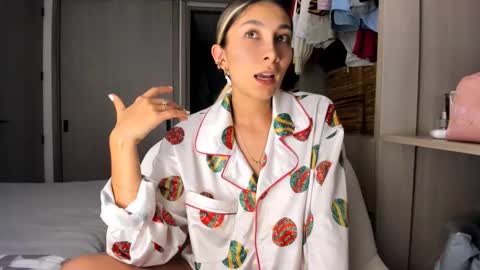 emyconneer online show from January 2025 02:09:01 AM