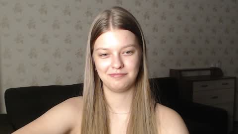 EmySway online show from December 2024 04:54:01 PM