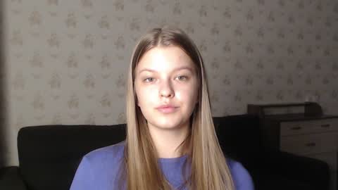 EmySway online show from December 2024 04:51:01 PM