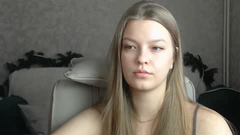 EmySway online show from January 2025 04:36:01 AM