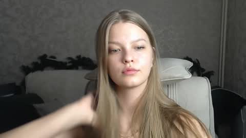 EmySway online show from January 2025 06:03:02 PM