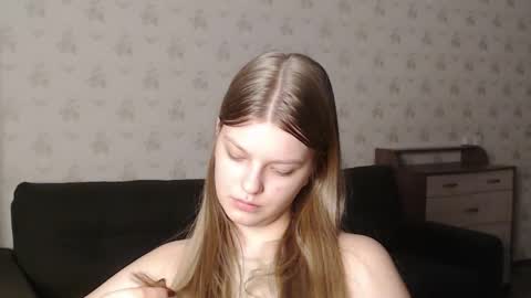 EmySway online show from February 2025 01:33:02 PM