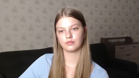 EmySway online show from March 2025 08:20:02 PM