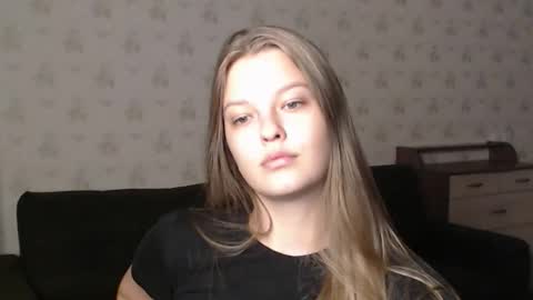 EmySway online show from October 2025 11:52:02 AM