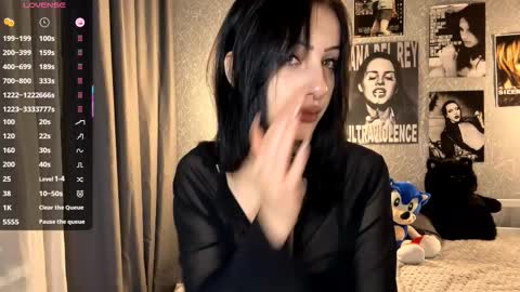 Amelia online show from November 2025 07:46:02 PM