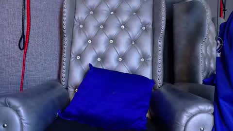 EnchantressQueen online show from October 2025 05:24:02 PM