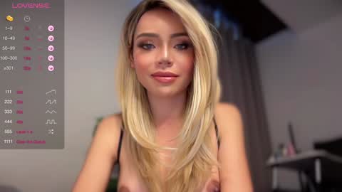 Snapshot of enchatressdixie chatting on December 2024 05:40:02 AM dixie online show from December 2024 05:40:02 AM