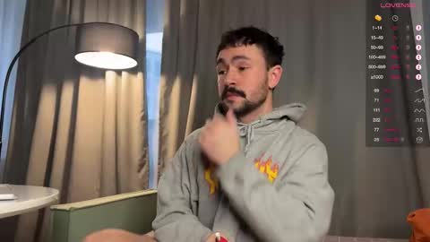 Snapshot of enen_glo chatting on December 2025 10:21:02 AM Enen online show from December 2025 10:21:02 AM