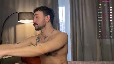 Snapshot of enen_glo chatting on January 2026 12:09:02 PM Enen online show from January 2026 12:09:02 PM