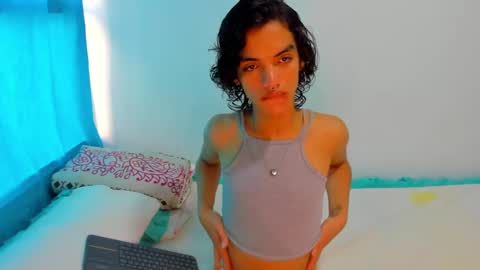 engel20042001 online show from December 2024 01:49:02 PM