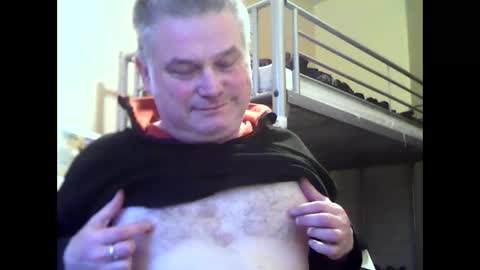 englishguysurrey online show from December 2024 08:18:01 AM