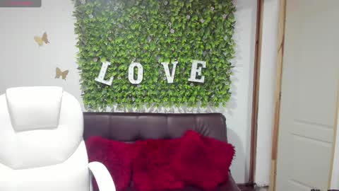 Snapshot of enma_clark chatting on February 2025 07:07:01 PM Enma clark online show from February 2025 07:07:01 PM