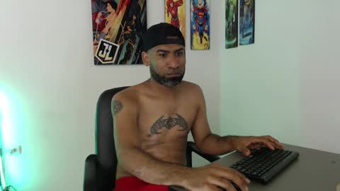 Snapshot of enriblack92 chatting on January 2025 07:18:02 PM enriblack92 online show from January 2025 07:18:02 PM