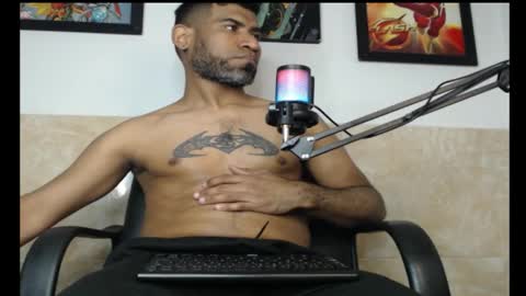 Snapshot of enriblack92 chatting on November 2025 04:45:02 AM enriblack92 online show from November 2025 04:45:02 AM