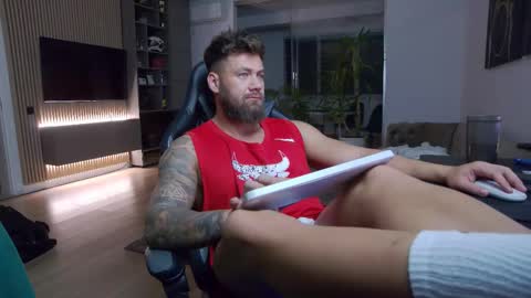 Erik online show from March 2025 05:28:01 PM