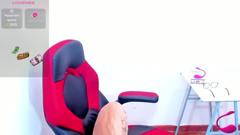 Snapshot of enrique_villa23 chatting on February 2025 05:09:01 PM enrique online show from February 2025 05:09:01 PM