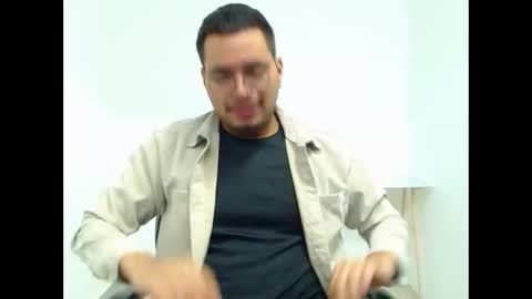 Snapshot of enrique_villa23 chatting on February 2025 12:15:01 AM enrique online show from February 2025 12:15:01 AM