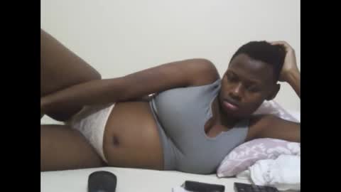 Snapshot of enter_dee chatting on May 2026 12:28:02 AM Ell online show from May 2026 12:28:02 AM
