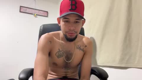 enyel_100 online show from February 2026 11:33:01 PM