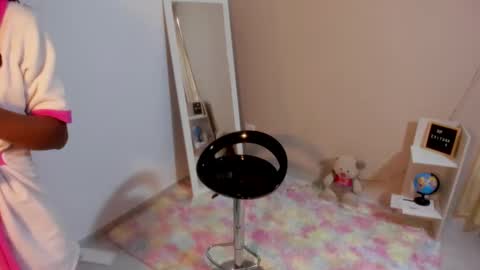 Snapshot of enyelsalas2 chatting on February 2025 12:12:01 PM Angela online show from February 2025 12:12:01 PM