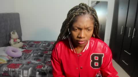 Snapshot of enyelsalas2 chatting on November 2025 12:24:01 AM Angela online show from November 2025 12:24:01 AM