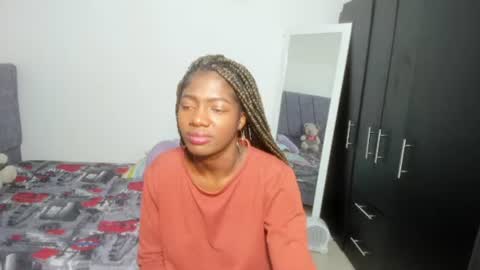 Snapshot of enyelsalas2 chatting on November 2025 02:22:02 AM Angela online show from November 2025 02:22:02 AM