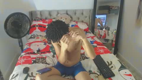 enyer_twin online show from December 2025 11:33:02 PM