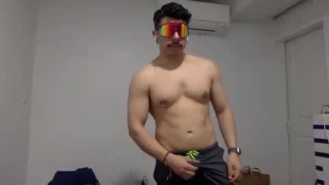 enzo_giovan online show from April 2026 02:53:02 AM