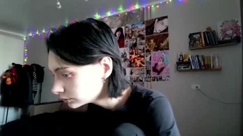 Snapshot of epifaniapaolino chatting on January 2026 07:44:02 AM Lucy NEXT STREAM January 5 HNY online show from January 2026 07:44:02 AM