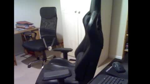 erasmus_d online show from November 2025 05:45:02 PM