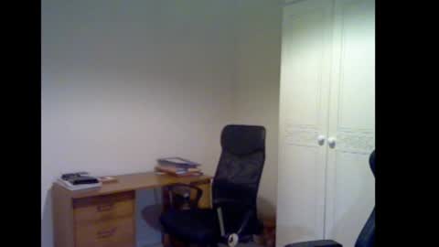 erasmus_d online show from December 2025 06:23:01 PM