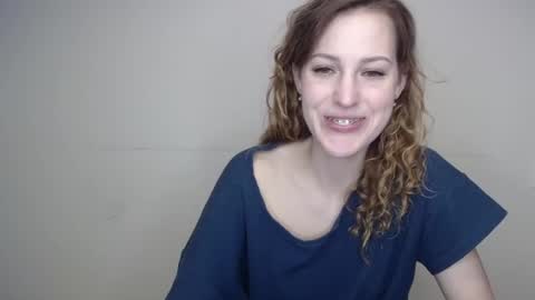 Erdbeeren mit Sahne online show from January 2025 01:58:01 PM