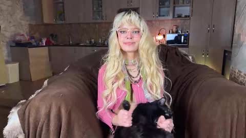 Snapshot of erectioneeering chatting on November 2025 06:54:01 PM Alissa online show from November 2025 06:54:01 PM