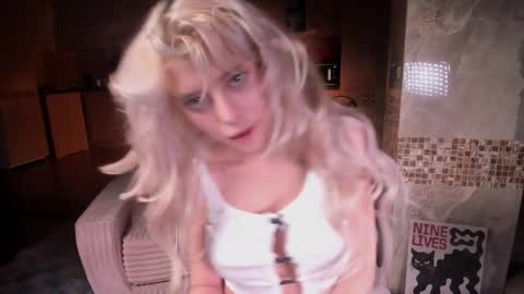 Snapshot of erectioneeering chatting on January 2026 08:23:01 PM Alissa online show from January 2026 08:23:01 PM